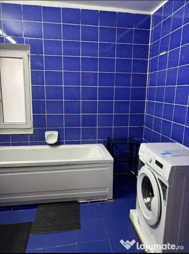 Apartament Cu 3 Camere Decomandate Zona Obcini - Intrare