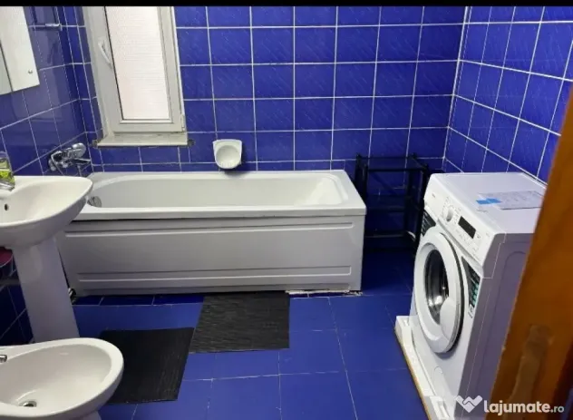 Apartament Cu 3 Camere Decomandate Zona Obcini - Intrare