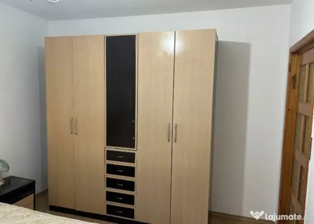 Apartament Cu 3 Camere Decomandate Zona Obcini - Intrare