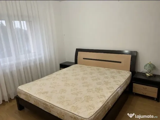 Apartament Cu 3 Camere Decomandate Zona Obcini - Intrare