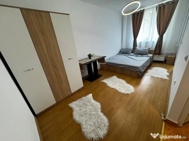 Garsoniera complet renovata si mobilata
