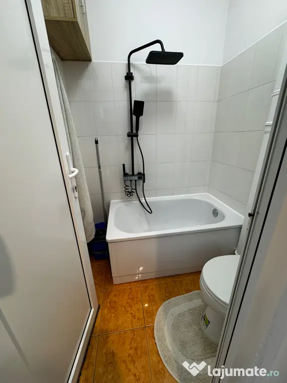 Garsoniera complet renovata si mobilata