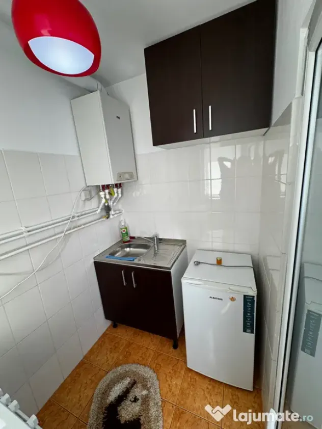 Garsoniera complet renovata si mobilata