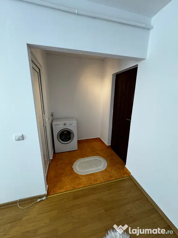 Garsoniera complet renovata si mobilata