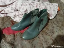 Vând botine elegante cu toc