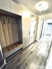 Poarta 6, apartament decomandat cu 3 camere 