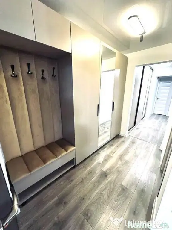 Poarta 6, apartament decomandat cu 3 camere