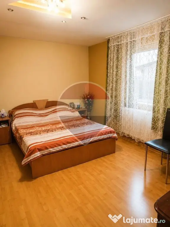 Casă spațioasă cu garaj - Mogoșoaia, foarte aproape d...