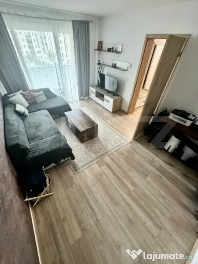 Apartament cu 2 camere 51 mp. decomandat, cu loc de parcare