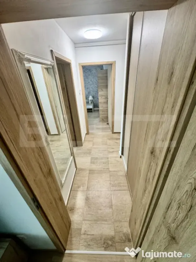 Apartament cu 2 camere 51 mp. decomandat, cu loc de parcare