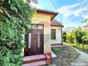 O casă cu aer boem, la câțiva pași de Mureș 