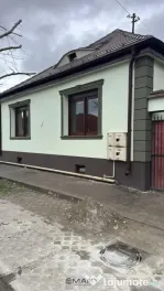 Casa individuala 4 camere si curte la cheie zona Terezian
