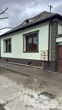 Casa individuala 4 camere si curte la cheie zona Terezian