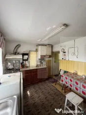 Casa batraneasca si teren 1200mp, Calinesti 
