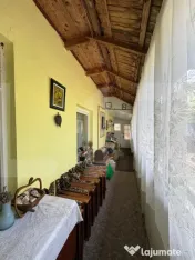Casa batraneasca si teren 1200mp, Calinesti 