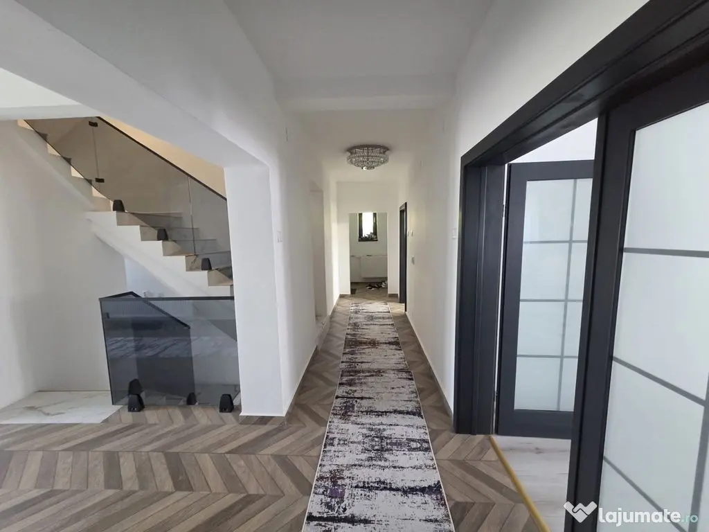 Vilă de lux REDIU | 6 camere, 405mp utili, 1500 mp teren...