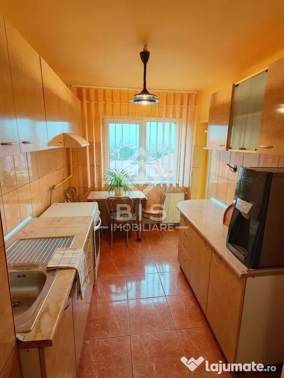Apartament Generos de 4 Camere în Bistrița – Zonă Ce...