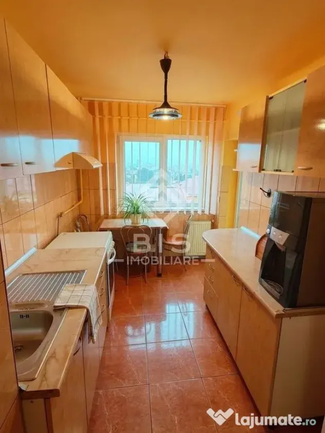 Apartament Generos de 4 Camere în Bistrița – Zonă Ce...