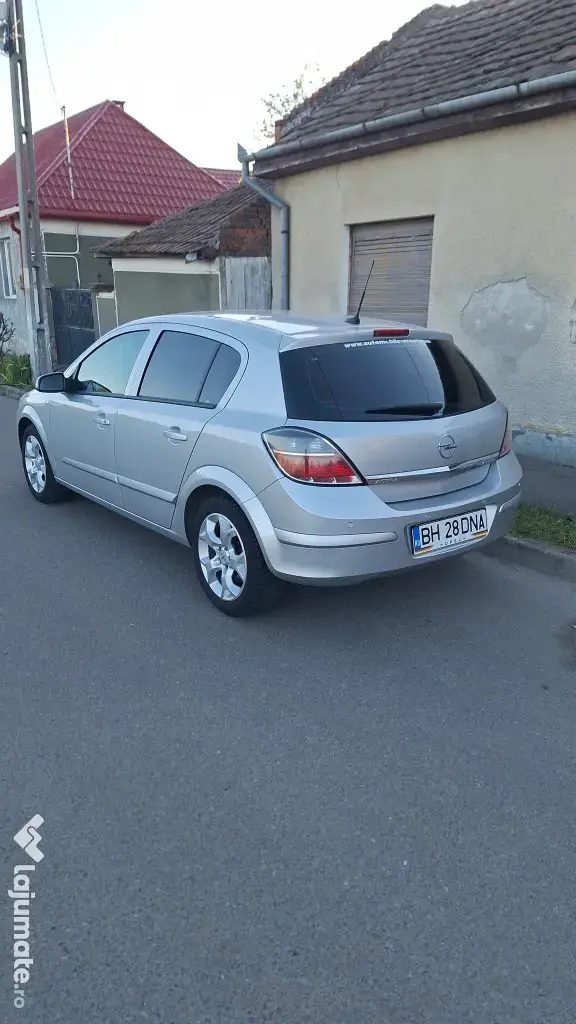 Opel astra H 1.6 benzina