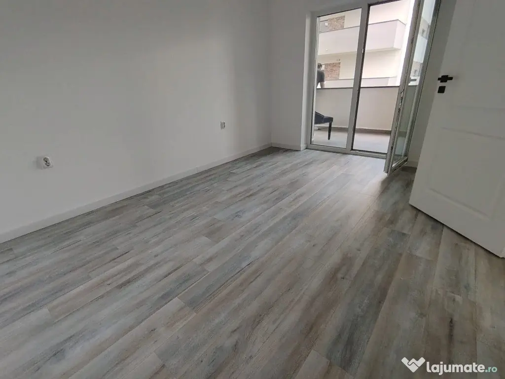 Inchiriere Apartament 3 camere semidecomandat, 60 mp,Porii