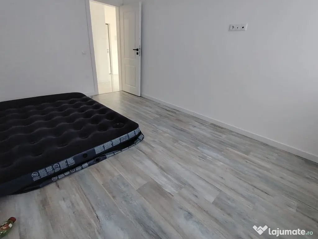 Inchiriere Apartament 3 camere semidecomandat, 60 mp,Porii