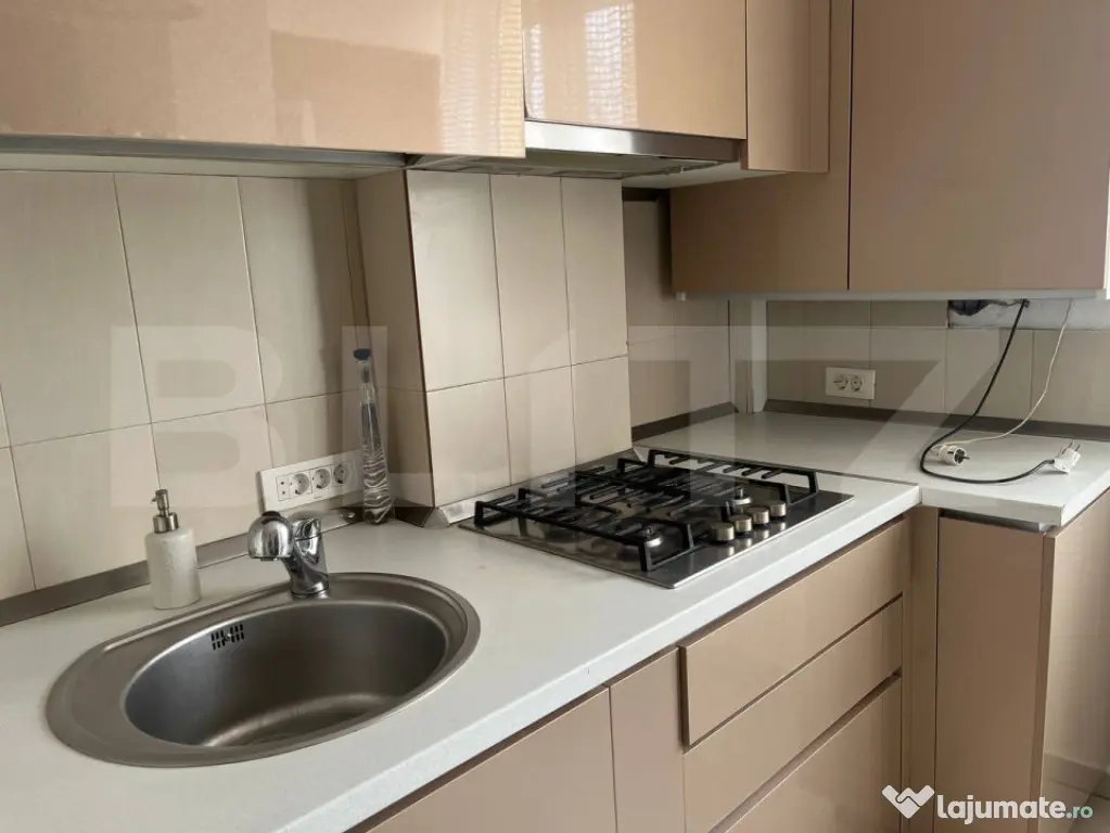 Apartament cu 3 camere, 90 mp, mobilat modern, zona Lipovei
