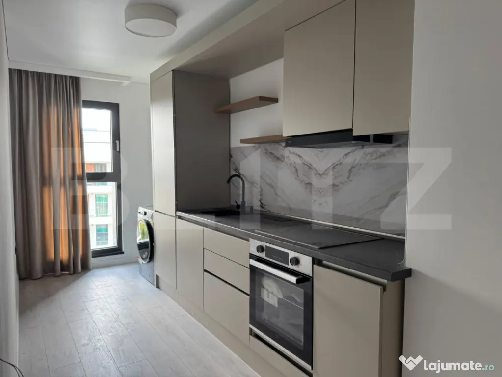 Apartament 3 camere, lux, A.C, parcare subterana, zona: Frun