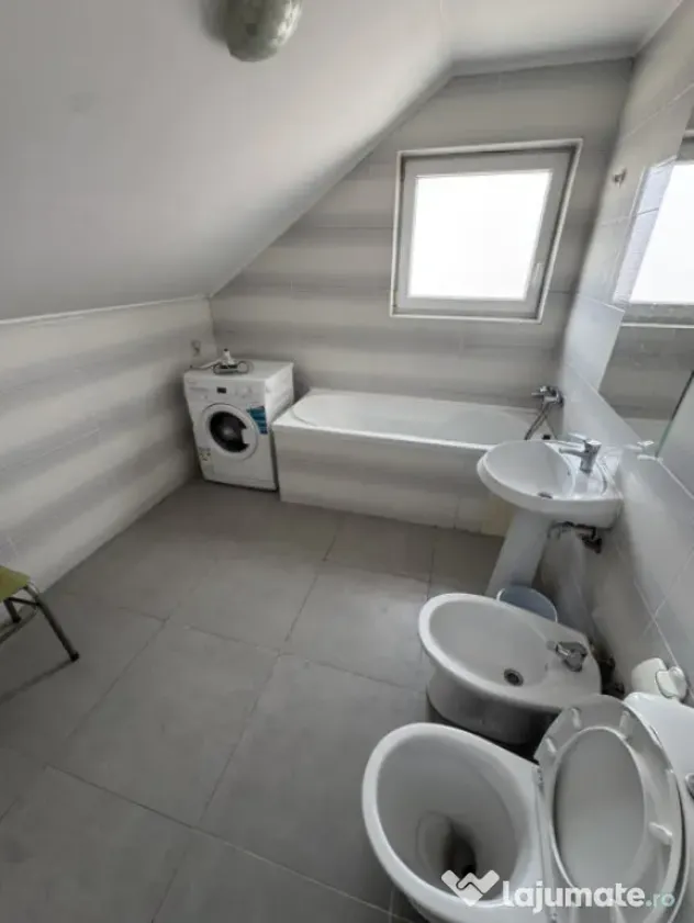 Apartament 3 camere 92 mp, Zona Eroilor | Floresti