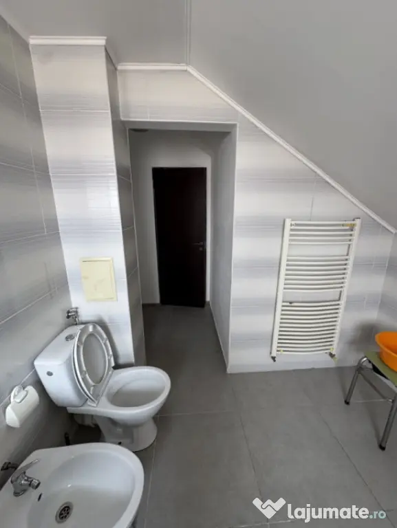 Apartament 3 camere 92 mp, Zona Eroilor | Floresti