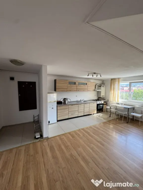 Apartament 3 camere 92 mp, Zona Eroilor | Floresti