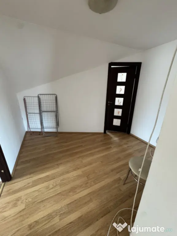 Apartament 3 camere 92 mp, Zona Eroilor | Floresti
