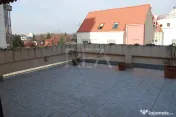 Vilă în Primăverii - 17 camere 2 locuri de parcare și cu 