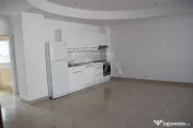 Vilă în Primăverii - 17 camere 2 locuri de parcare și cu 