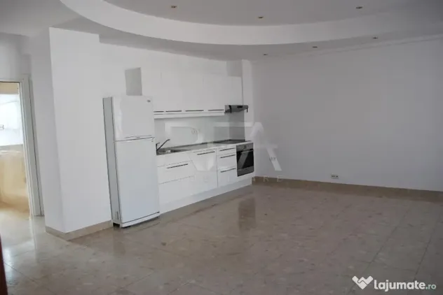 Vilă în Primăverii - 17 camere 2 locuri de parcare și cu