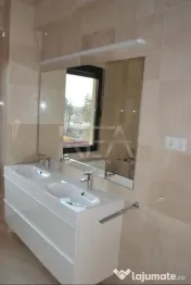Vilă în Primăverii - 17 camere 2 locuri de parcare și cu 