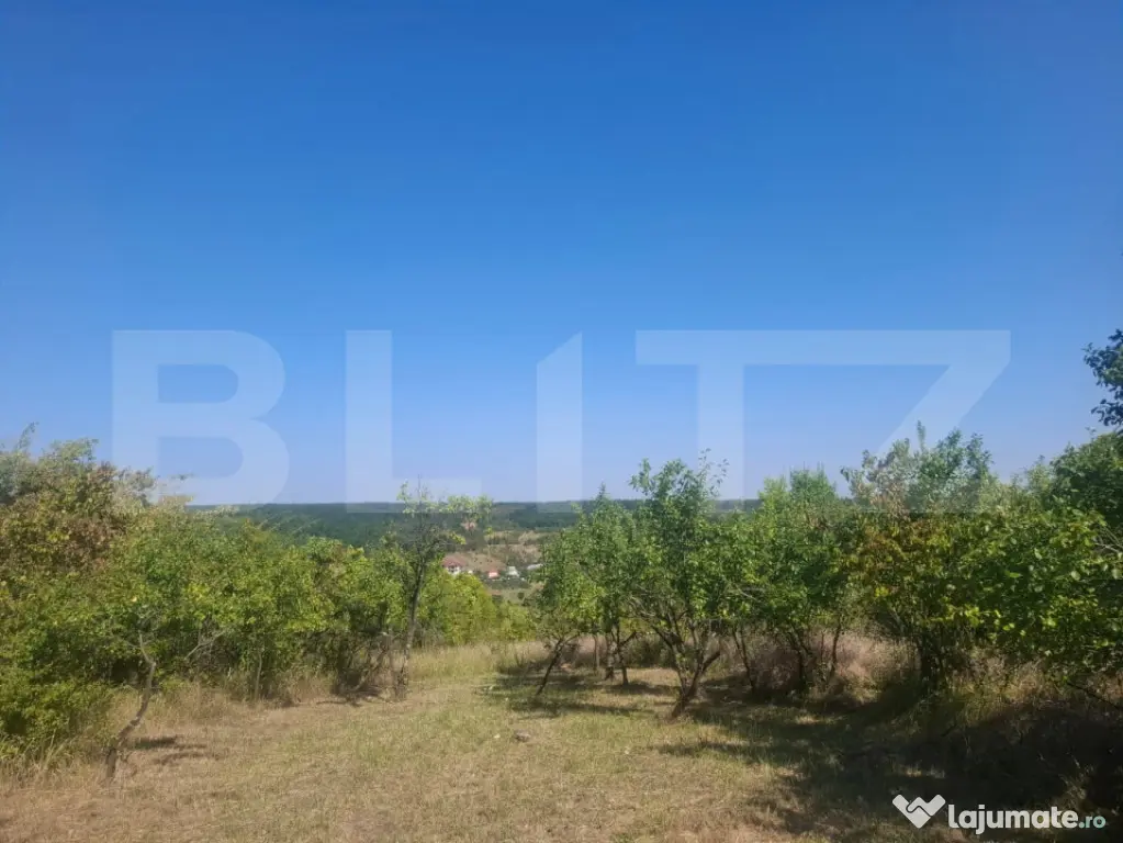 Teren cu priveliste panoramica deosebita