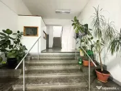 Piața Alba Iulia nr. 1 — decomandat, etaj 2, vedere sp... 