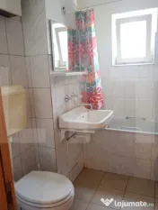 Apartament decomandat cu 3 camere, etaj 1/4, în cartierul L 