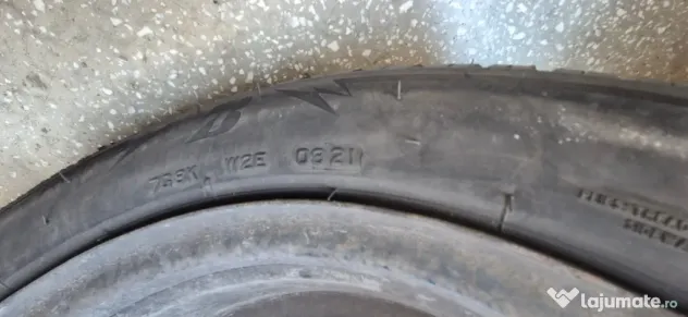 Set 4 jante otel + anvelope iarna 205/55/R16 91H/94H Bridgestone / UNIROYAL
