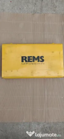 Vând presă Rems pentru presare fitinguri instalati