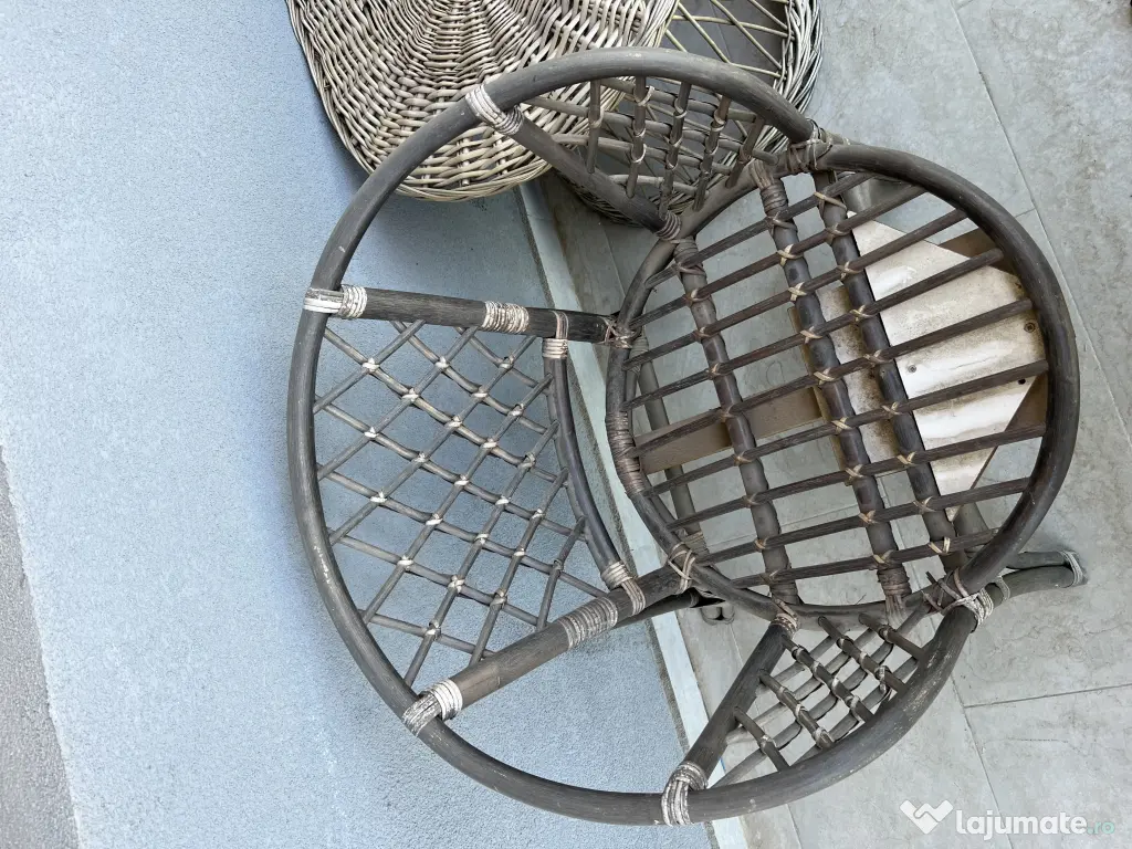 Set fotolii + masă + 4 perne incluse