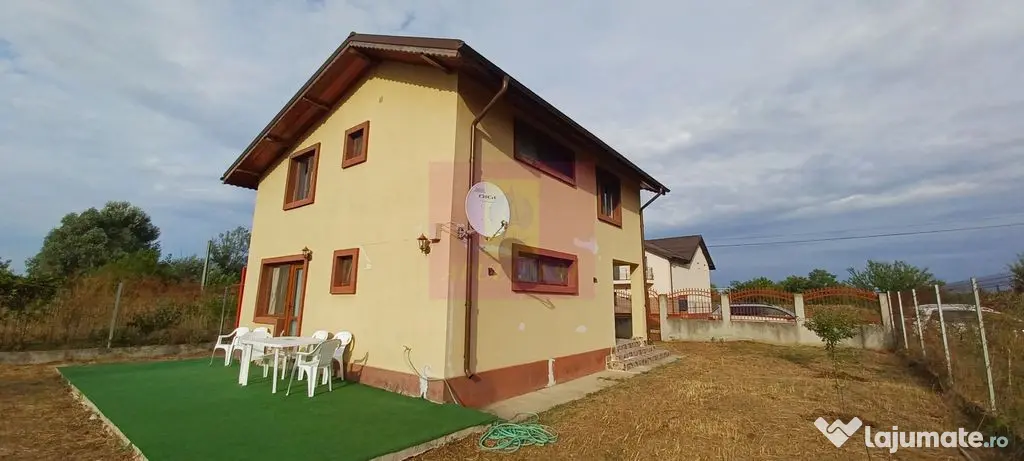 Casa 2022, P+M, 4 camere, 2 băi, curte 500 mp, Săbăreni