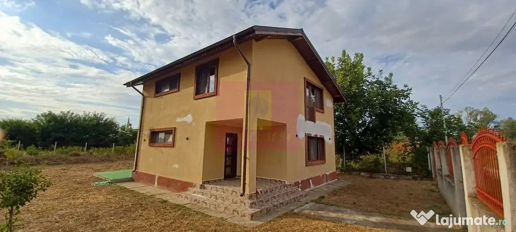 Casa 2022, P+M, 4 camere, 2 băi, curte 500 mp, Săbăreni