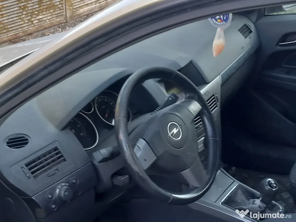 Vand Opel astra, an 2004, diesel, 198000 km