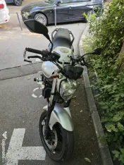 Motocicleta yamaha fz6 