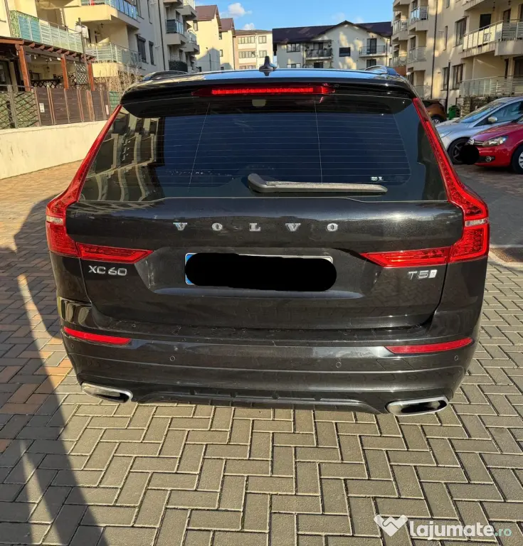 Volvo XC60 T5 R-Design 05/2020