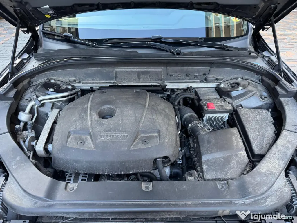 Volvo XC60 T5 R-Design 05/2020