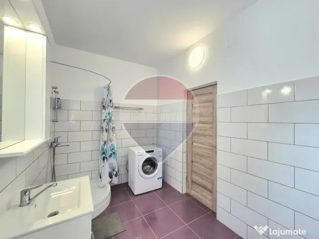 Apartament cu 3 camere, la prima închiriere, în zona ce...