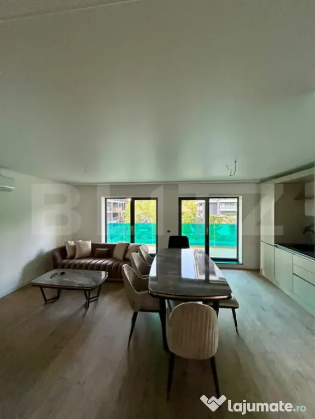 Apartament 3 camere, lux, parcare, zona Zorilor