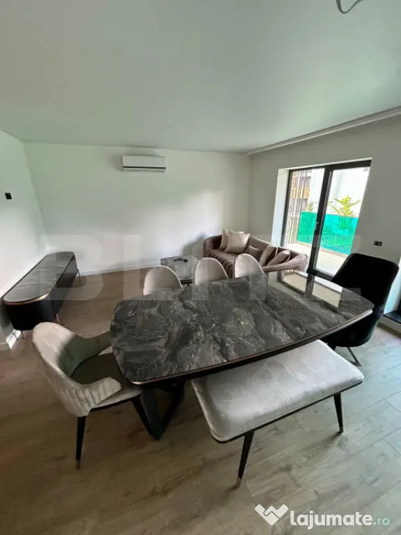 Apartament 3 camere, lux, parcare, zona Zorilor